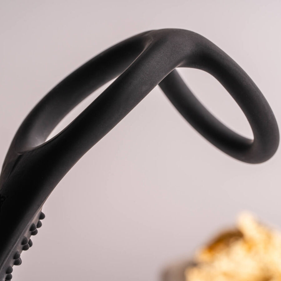ROCKS- OFF – RO- ZEN RRO PLUG ANAL CON ANILLO VIBRADOR PARA EL PENE NEGRO
